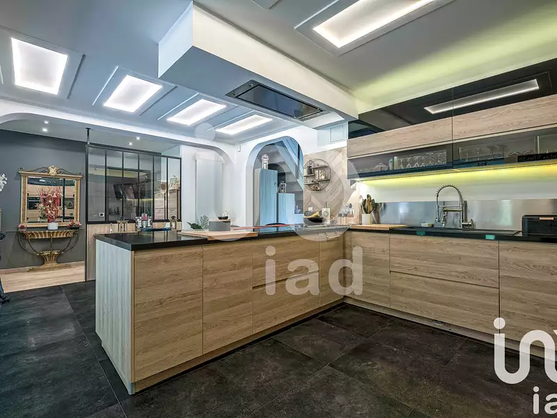 Maison, 220 m²