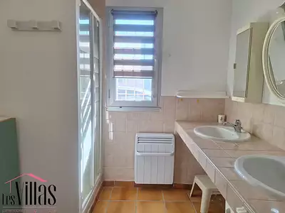 Maison, 225 m²