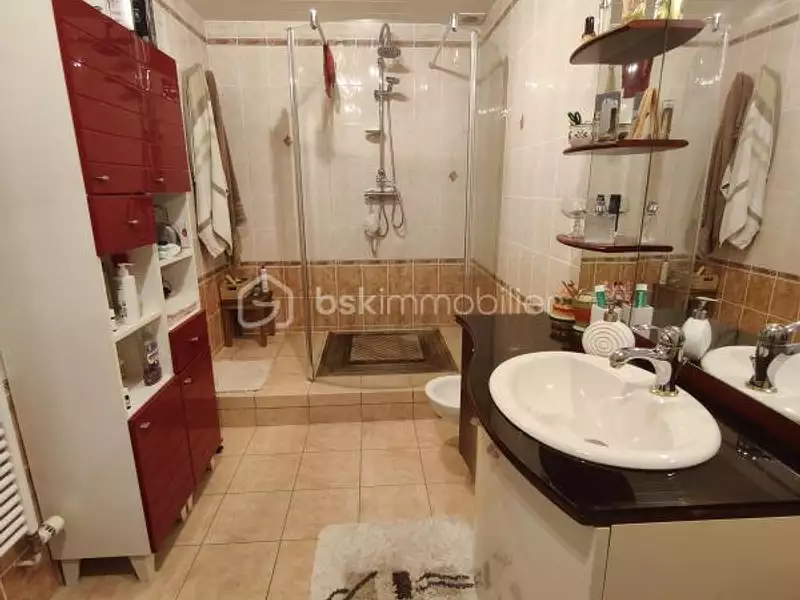 Maison, 221 m²