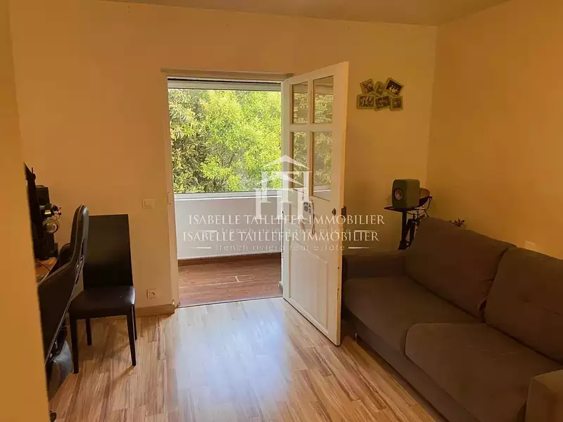 Maison, 196 m²