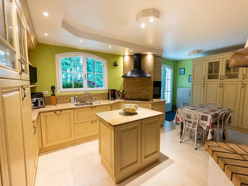 Maison, 370 m²