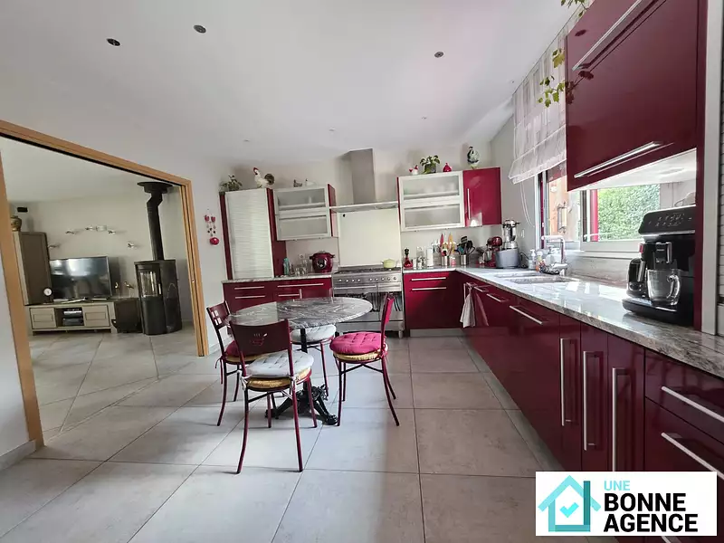 Maison, 235 m²
