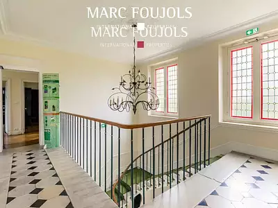 Maison, 1 200 m²