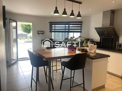 Maison, 220 m²