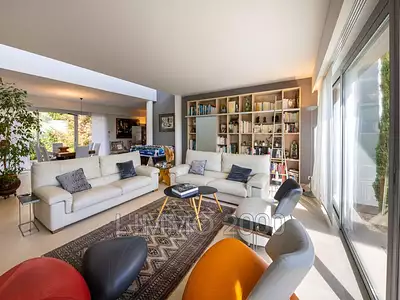 Maison, 306 m²