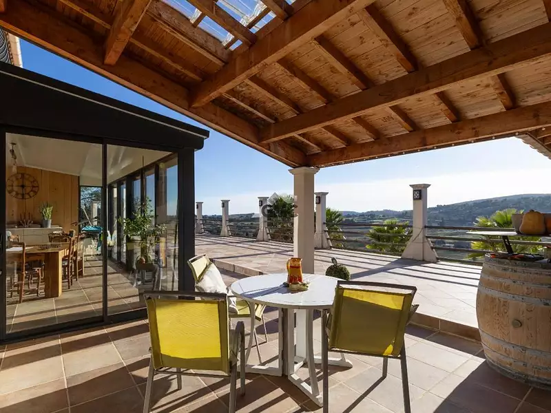 Maison, 222 m²