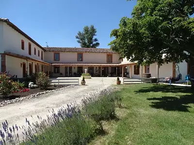 Maison, 825 m²