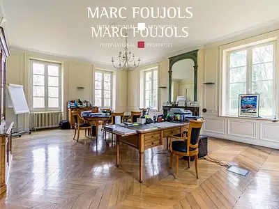 Maison, 1 200 m²