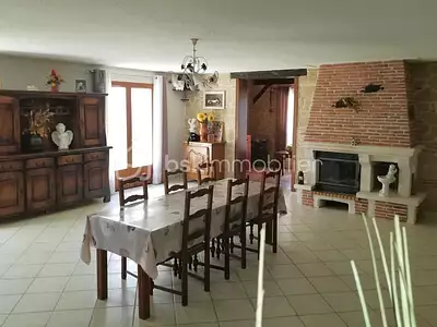 Maison, 240 m²