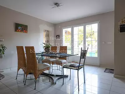 Maison, 207 m²