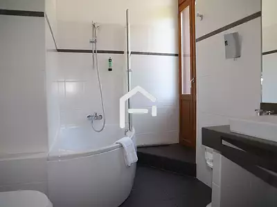 Maison, 1 000 m²