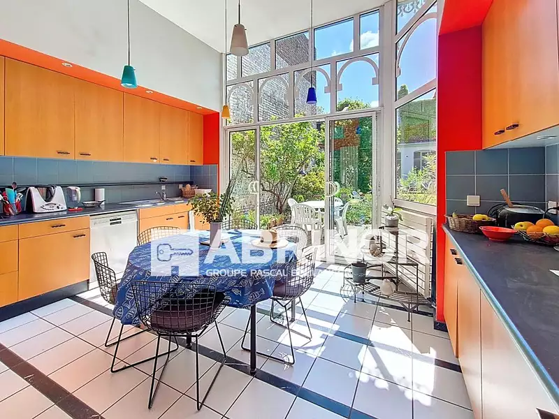 Maison, 275 m²