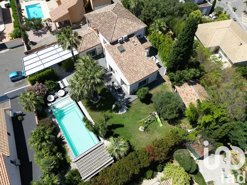 Maison, 241 m²