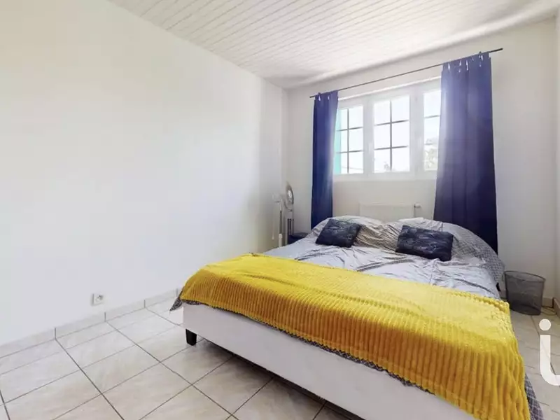 Maison, 235 m²