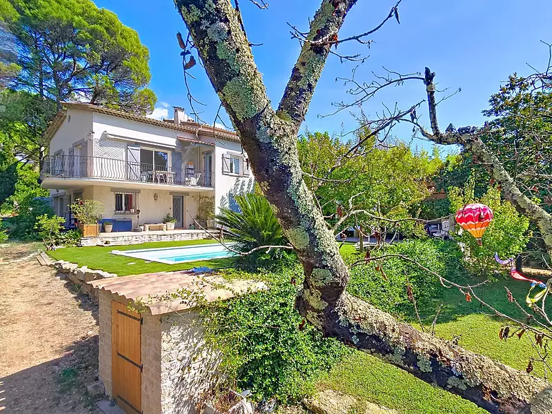Maison, 160 m²
