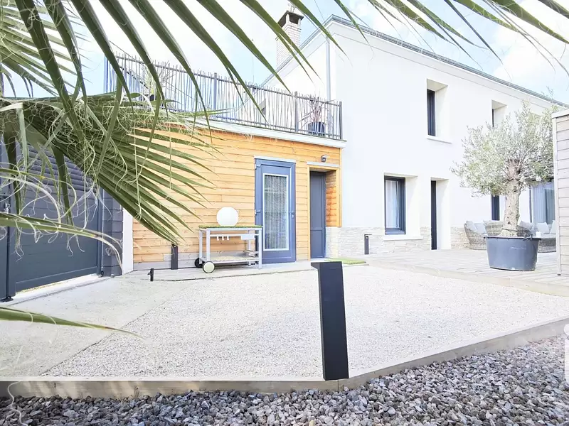 Maison, 240 m²