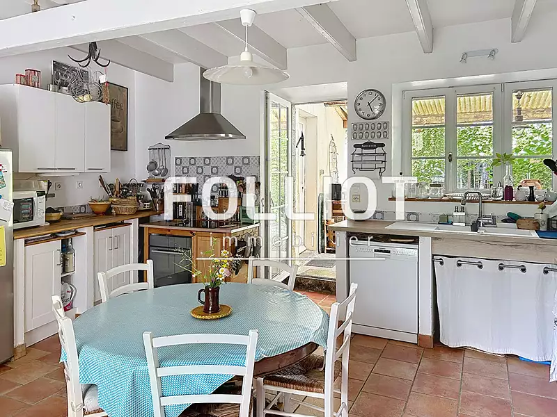 Maison, 277 m²