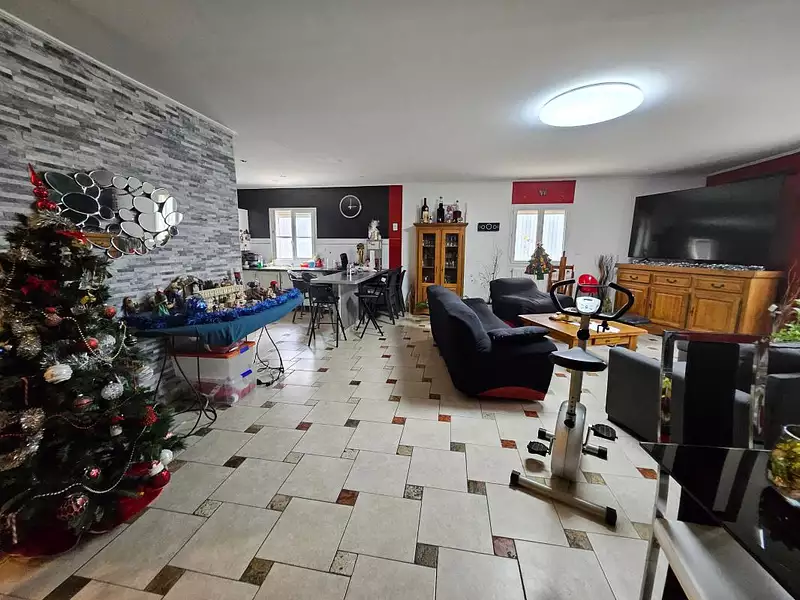 Immeuble, 700 m²