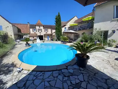 Maison, 1 300 m²