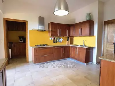 Maison, 334 m²