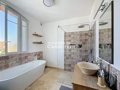 Maison, 196 m²