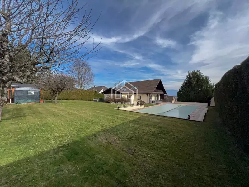 Maison, 196 m²