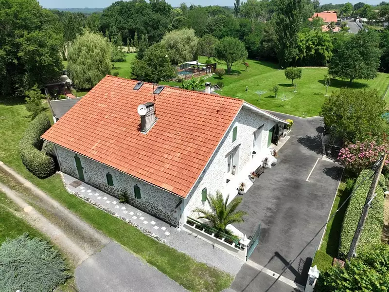Maison, 327 m²