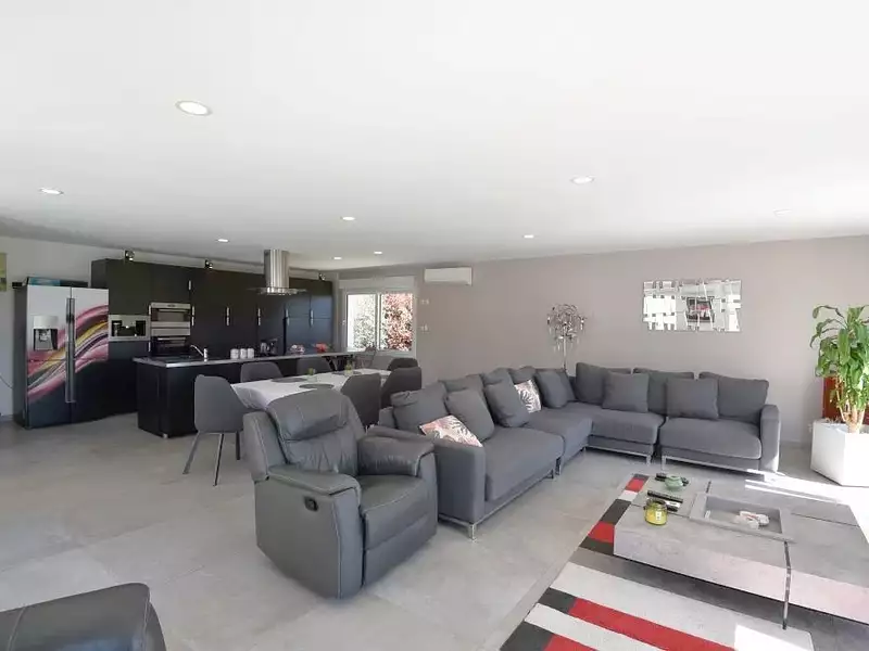 Maison, 180 m²