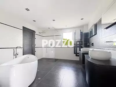 Maison, 250 m²