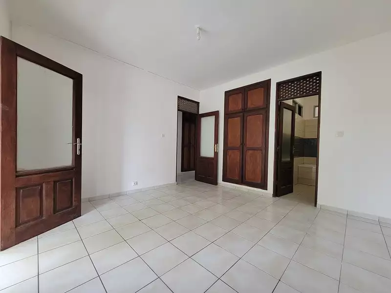 Immeuble, 298 m²