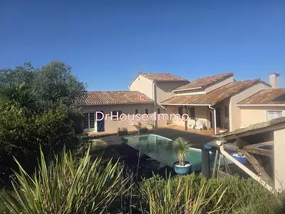 Maison, 266 m²