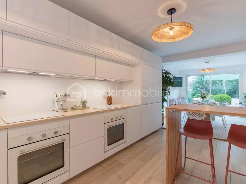 Maison, 270 m²