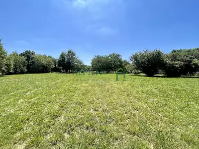 Terrain, 1 800 m²