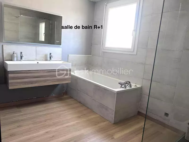 Maison, 144 m²