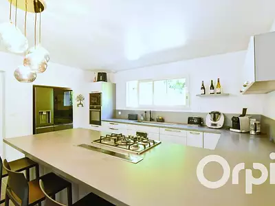 Maison, 220 m²