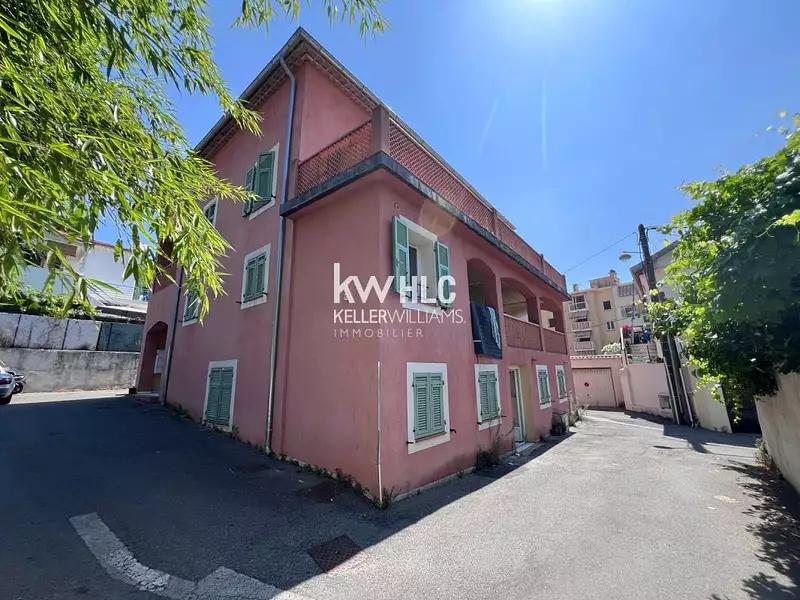 Immeuble, 313 m²