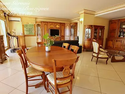Maison, 250 m²
