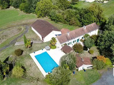 Maison, 656 m²