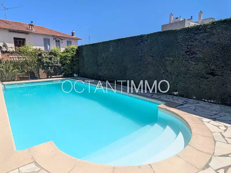 Maison, 169 m²