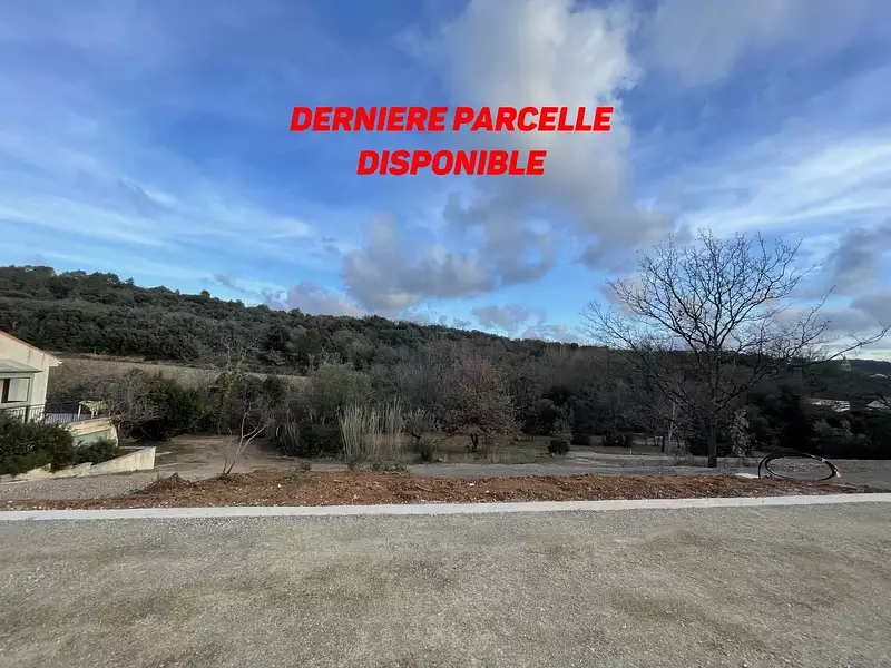 Terrain, 818 m²