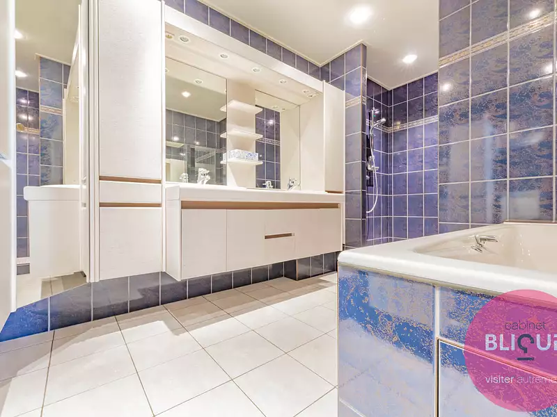 Maison, 375 m²