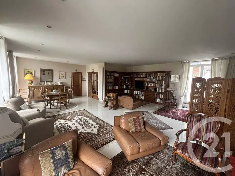 Appartement, 240 m²