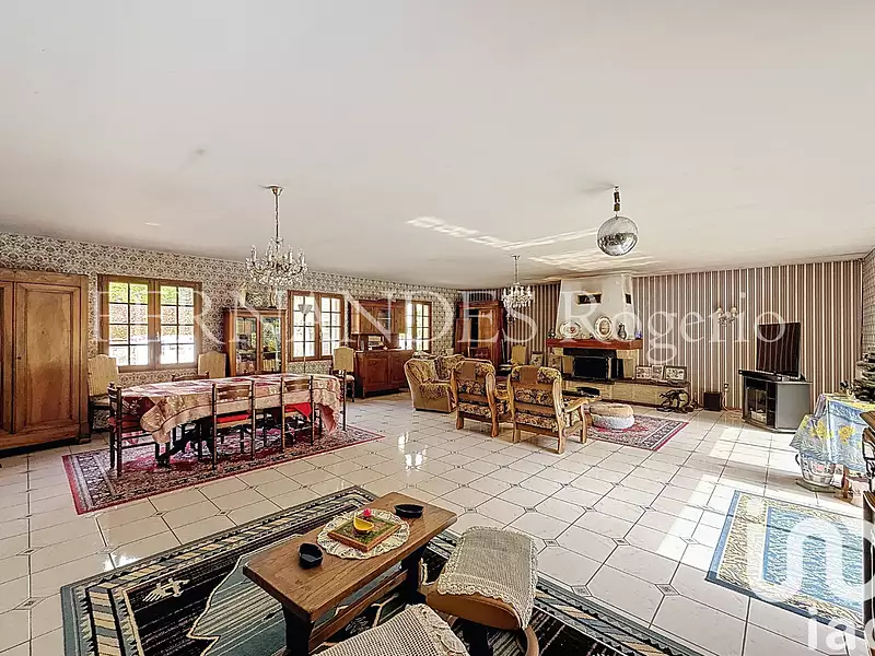 Maison, 196 m²