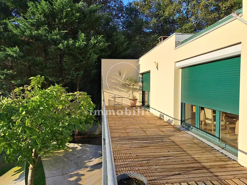 Maison, 245 m²