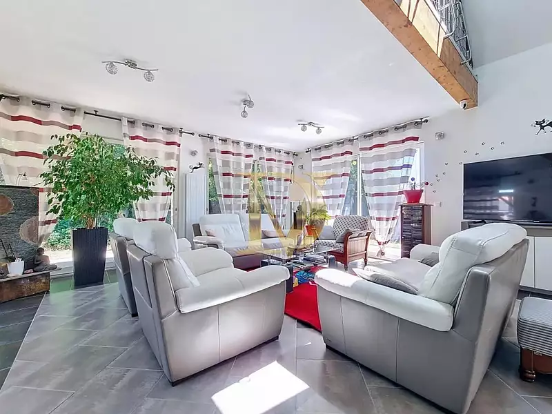 Maison, 227 m²
