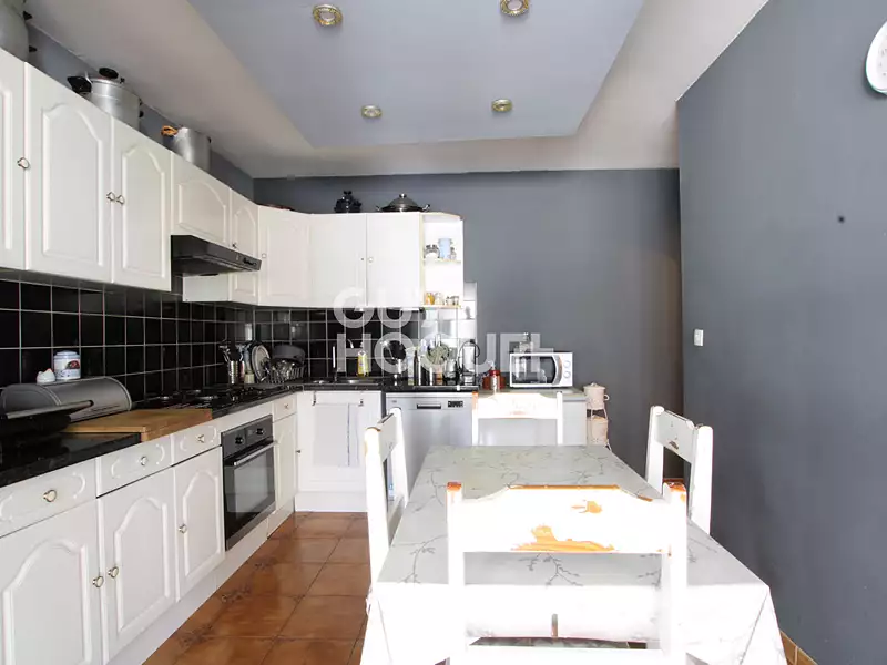 Maison, 196 m²