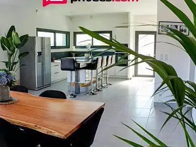 Maison, 225 m²