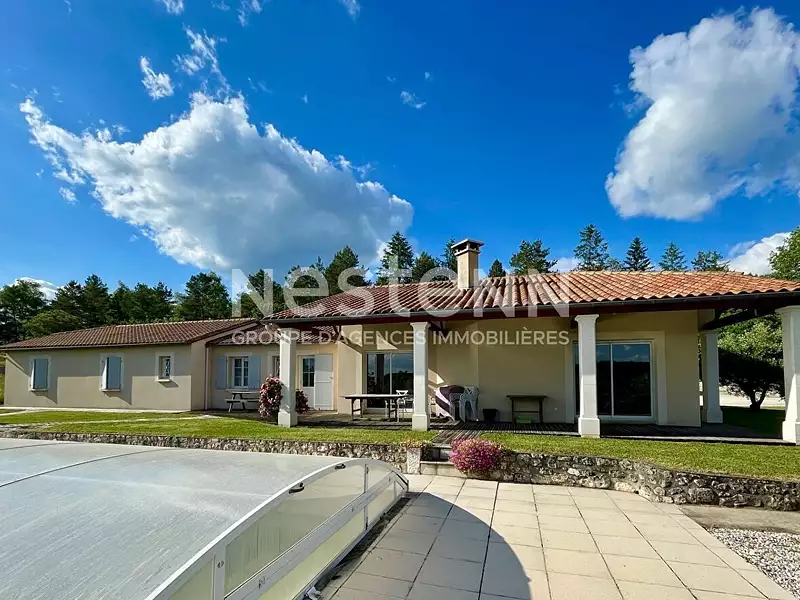 Maison, 176 m²