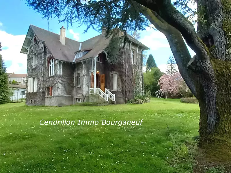 Maison, 220 m²