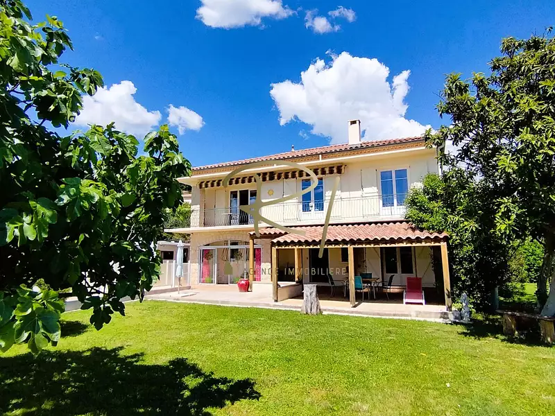Maison, 151 m²